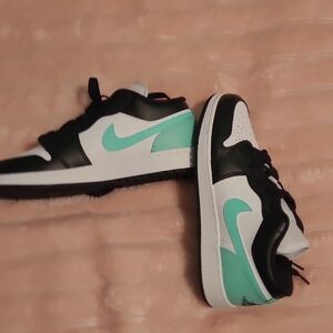Nike Black and Aqua Sneakers